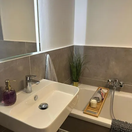 Deluxe Mit Terrasse Lägenhet