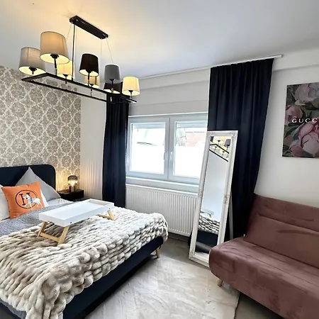 Deluxe Mit Terrasse アパート *