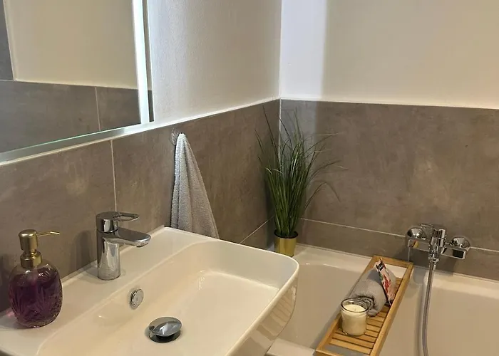 Deluxe Mit Terrasse アパート