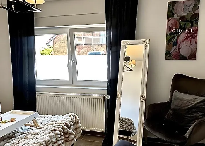 アパート Deluxe Mit Terrasse ドゥイスブルグ